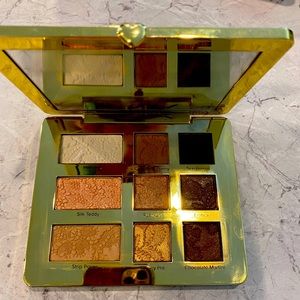 Too face natural eyeshadow